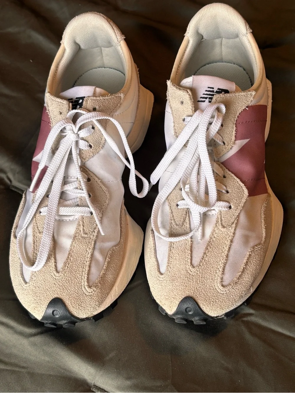 New Balance 327